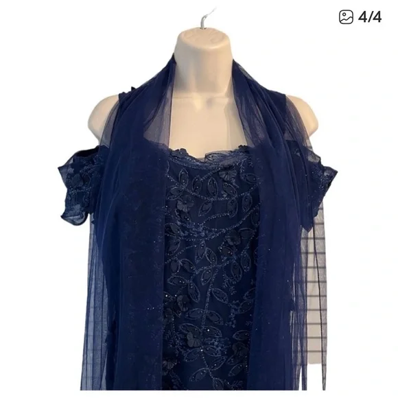 CAMERON BLAKE WILLOW GOWN IN NAVY. FORMAL, BRIDESMAID OR MOTHER OF BRIDE - Picture 4 of 4